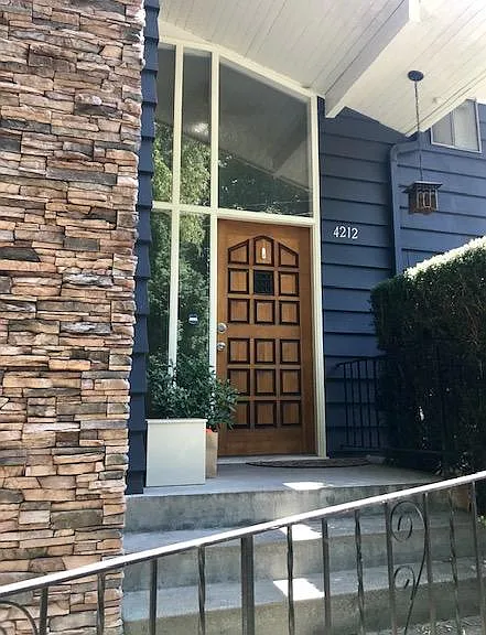 4212 30th Ave W — Photo 2