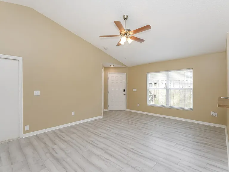 6719 Summer Cove Dr — Photo 5