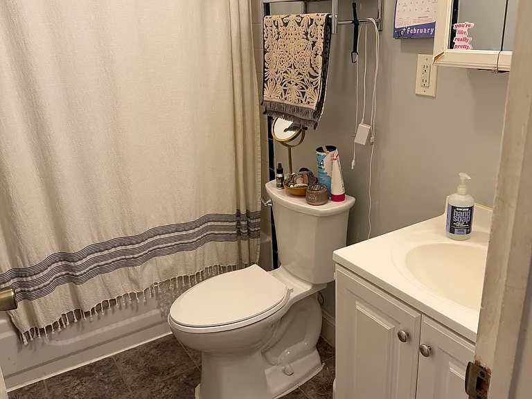 4636 Spruce St #2F — Photo 11