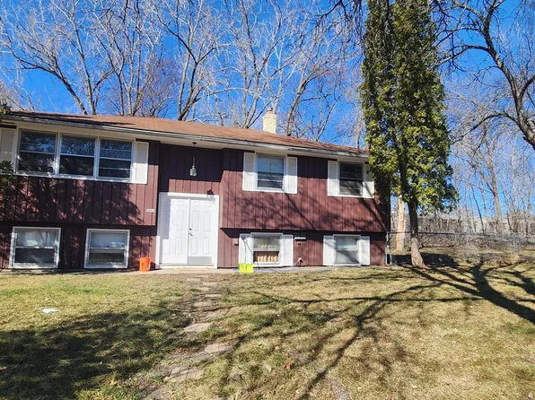 1575 Arkwright St, Saint Paul, MN 55130