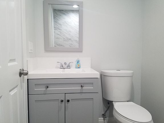 4th image of 1050 W 109th St