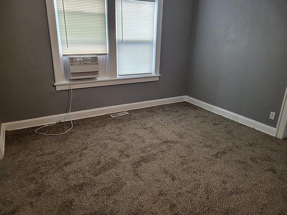3rd image of 3127 McGee St APT 1N