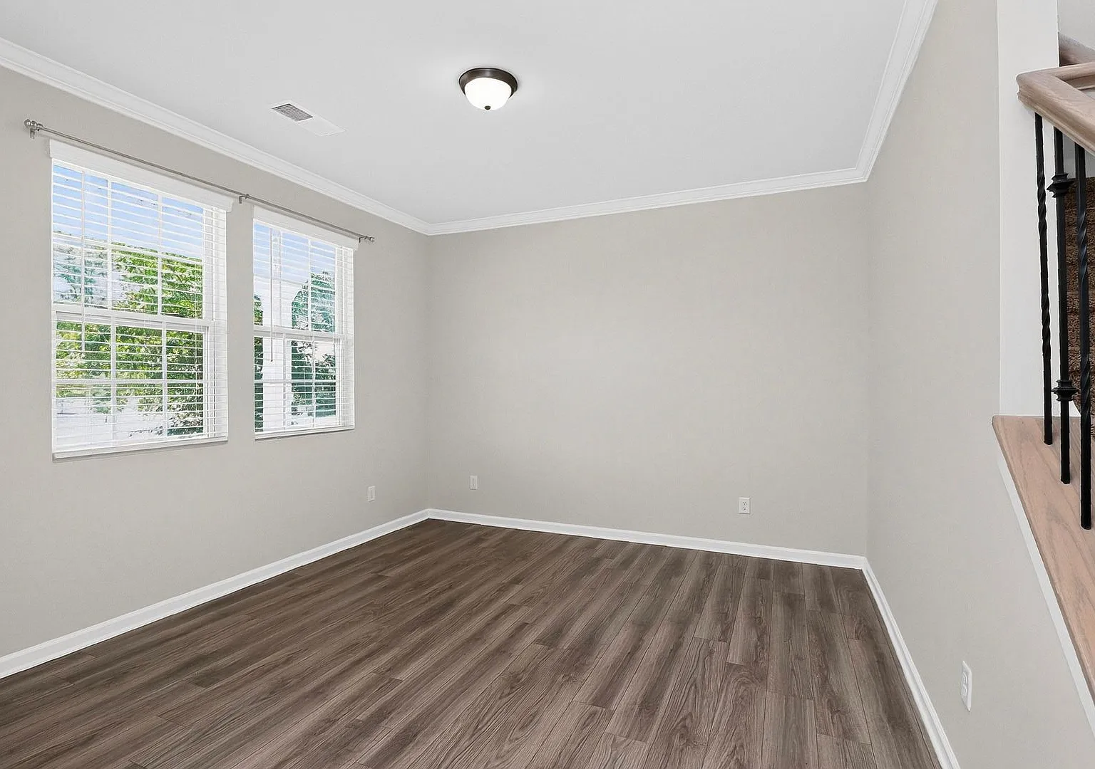 Stunning Five Bedroom Home In Magnolia Walk Huntersville! — Photo 2