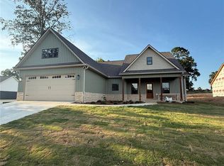 189 Oakland Dr, Calhoun, GA 30701