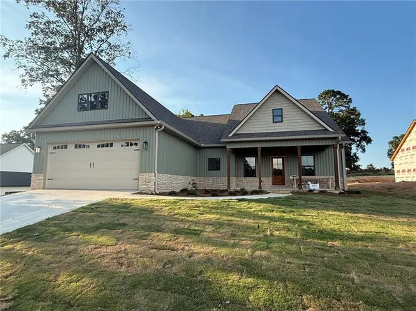 189 Oakland Dr, Calhoun, GA 30701