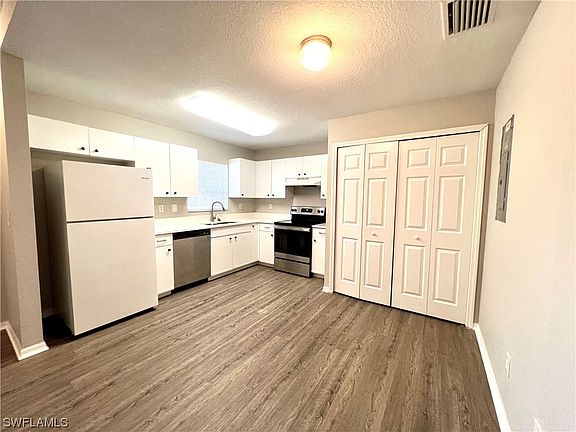 3rd image of 4629-4631 24th St SW