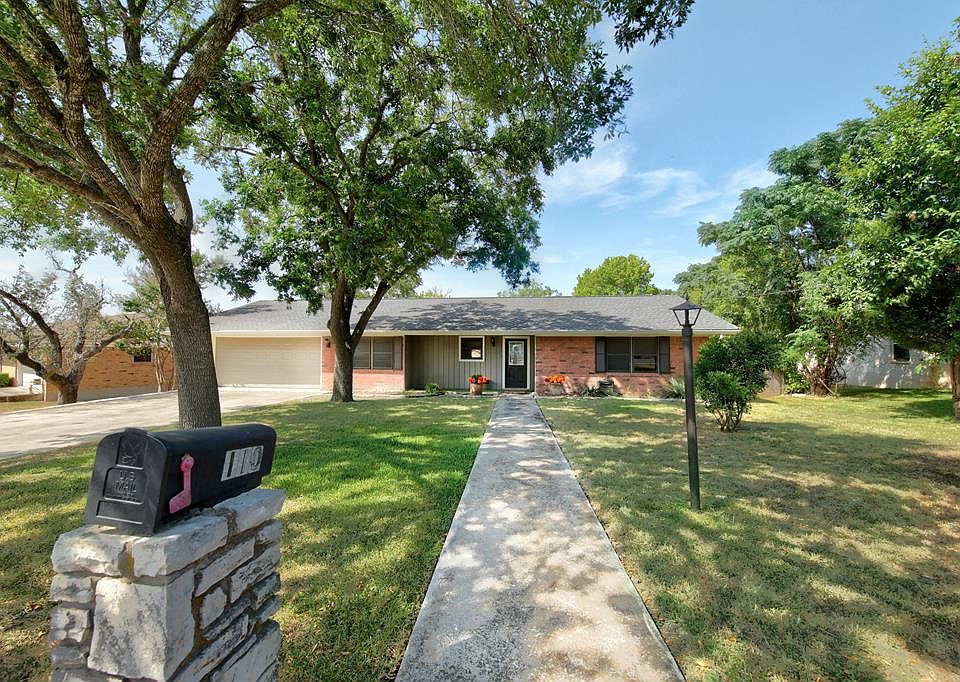 1st image of 110 Oakview Dr