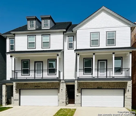 3 bed, 3.5 bath, 1931 sqft, $2,300 — Photo 2