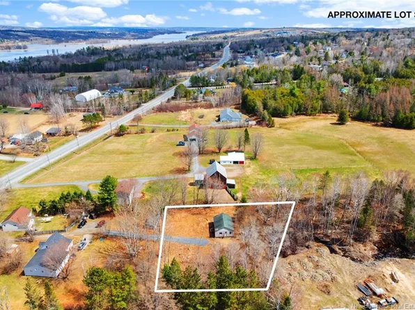 3464 Woodstock Rd, Fredericton, NB E3E 1A5