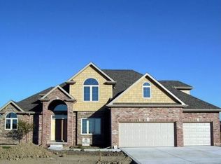 9975 Springlake Rd, Saint John, IN 46373