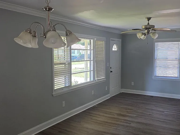325 S Plymouth Rd NW — Photo 6