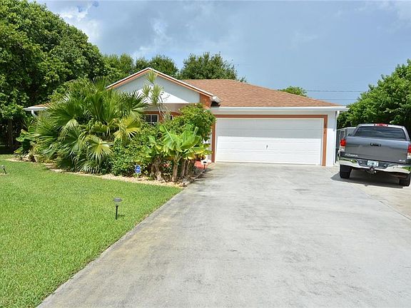 5th image of 2328 SE Hurley Ct