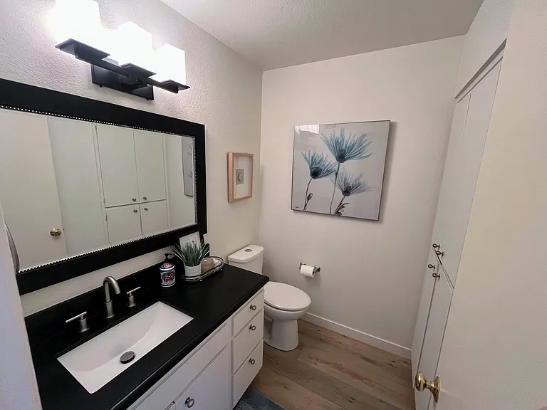 2051 Cliff Dr #18 — Photo 19