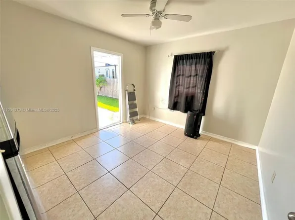 1541 NE 13th St, Homestead, FL 33033