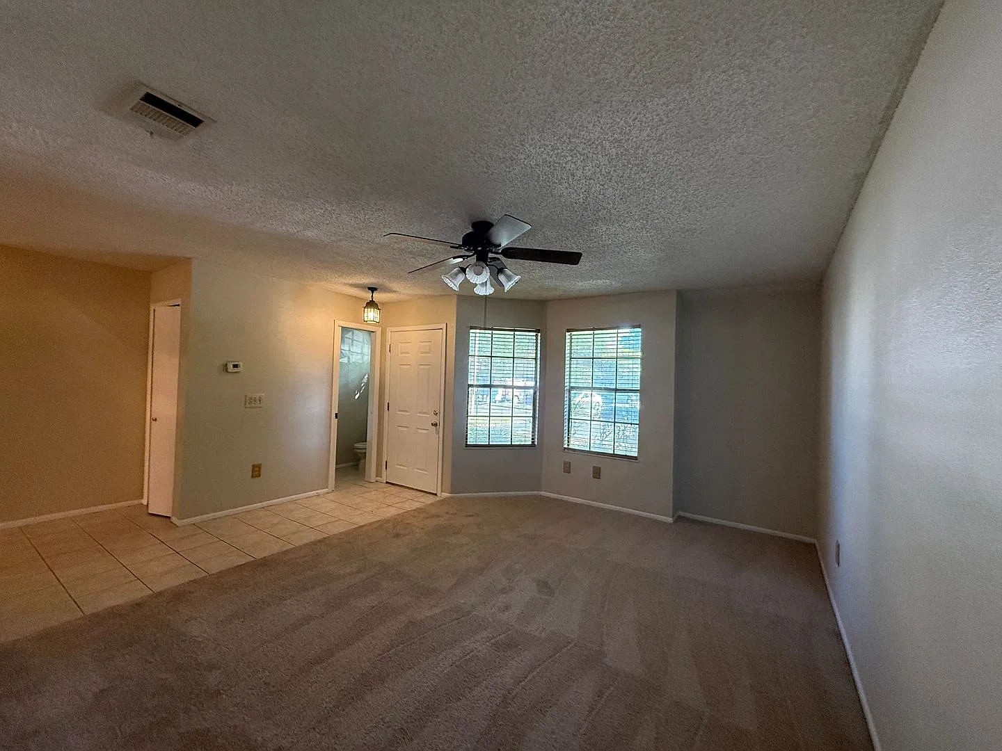 2/2.5 Town House in Casselbery — Photo 3
