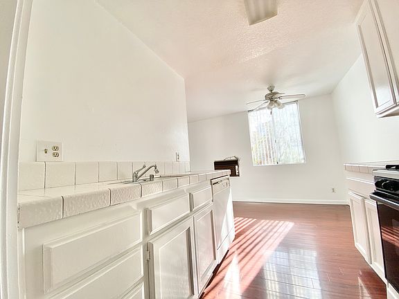 3rd image of 3650 Jasmine Ave #2