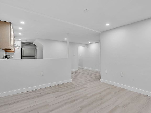 Kitchen/Dining Combo