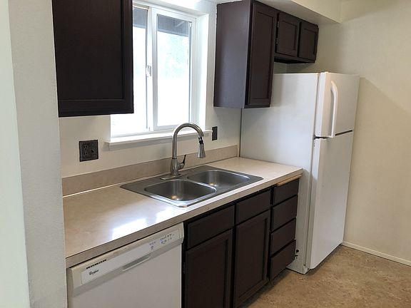 4th image of 605 37th St SE #A