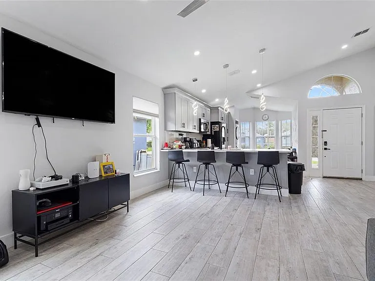 457 Sonja Cir — Photo 5