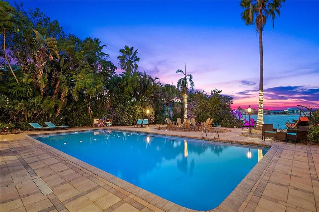 16895 1st St E, North Redington Beach, FL 33708 | Zillow