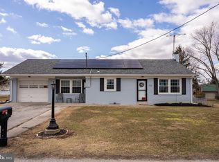 715 Edgegrove Rd, Hanover, PA 17331