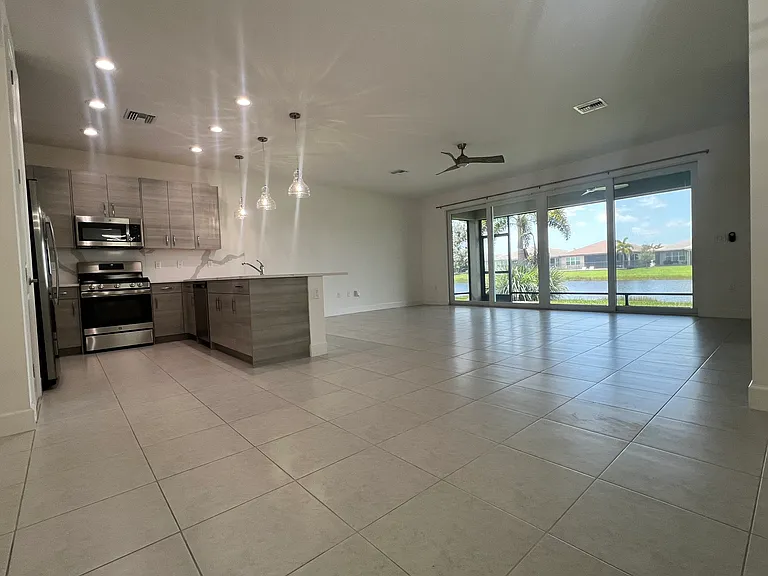 11664 SW River Crossing Pl — Photo 4