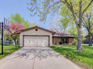 104 Encina Dr, Naperville, IL