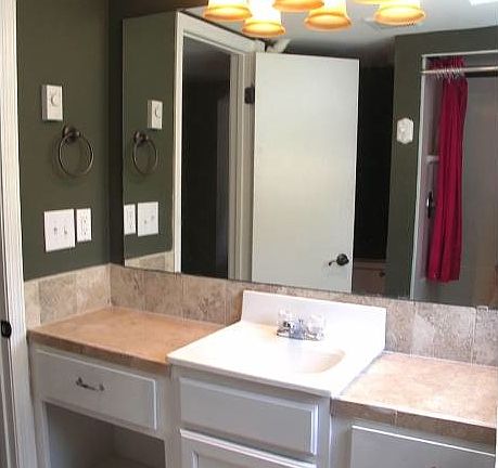 5th image of 260 Morse Ave APT 3