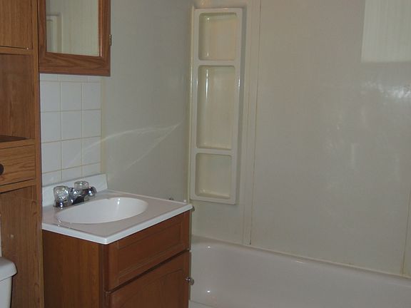 5th image of 2221 N Leland Ave