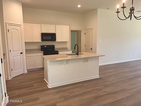 3rd image of 314 Cainwood Ct