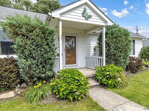 3rd image of 4437 Willow Ln