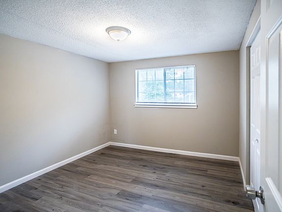 5th image of 3855 Jackson Ave #212
