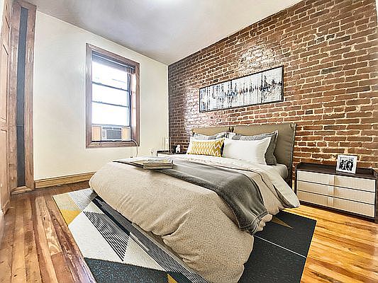 3rd image of 526 W 161st St #204