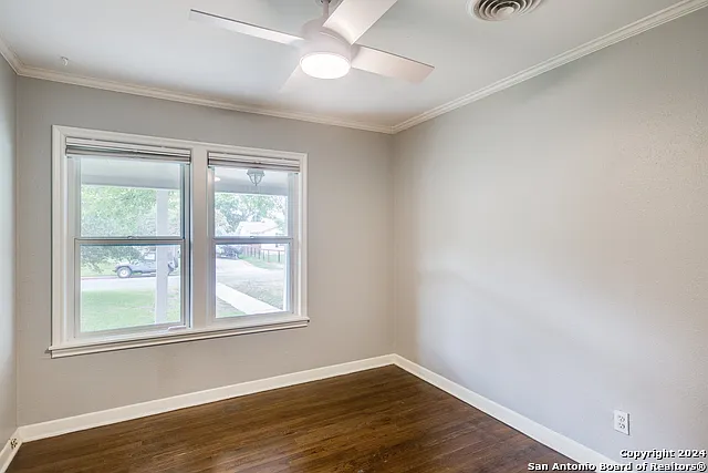 209 Harmon Dr — Photo 16