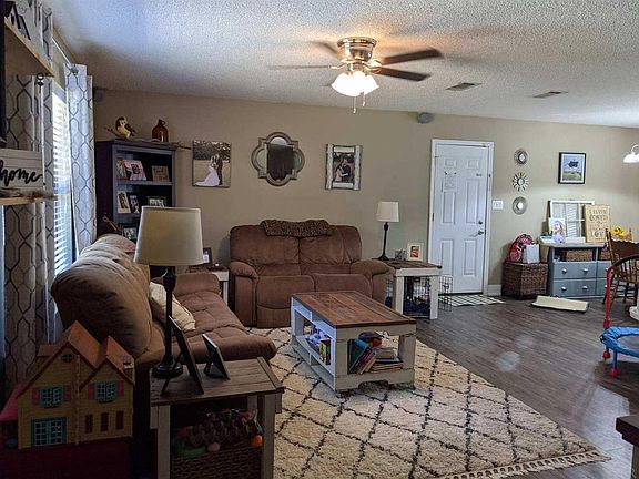 2nd image of 1456 Woodfield Dr