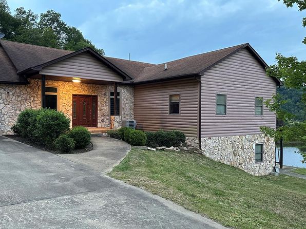 300 Old Ratliff Rd, Hagerhill, KY 41222