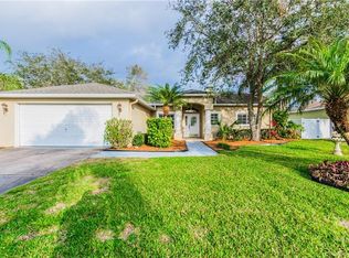 706 Charlotte Ave, Tarpon Springs, FL 34689