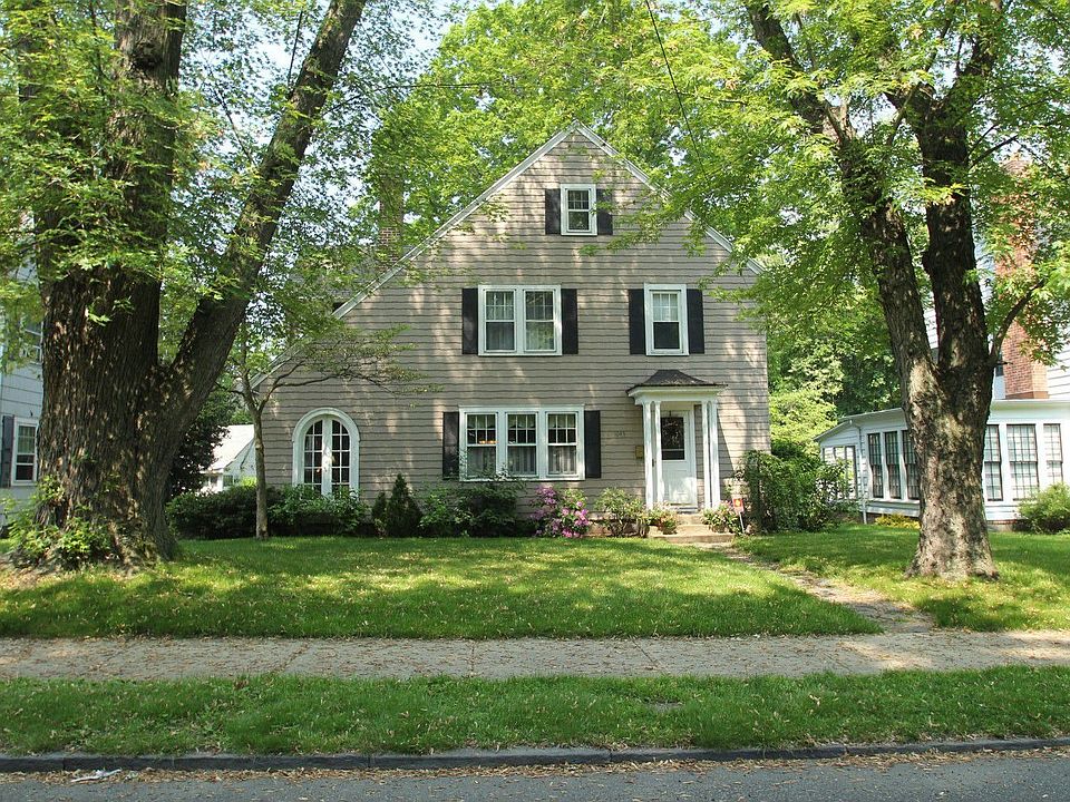 1st image of 1045 Briarwood Ave
