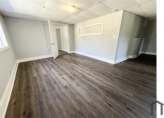 5th image of 1038 Vine Ln