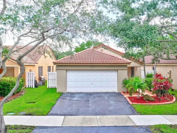 1368 Presidio Dr, Weston, FL 33327