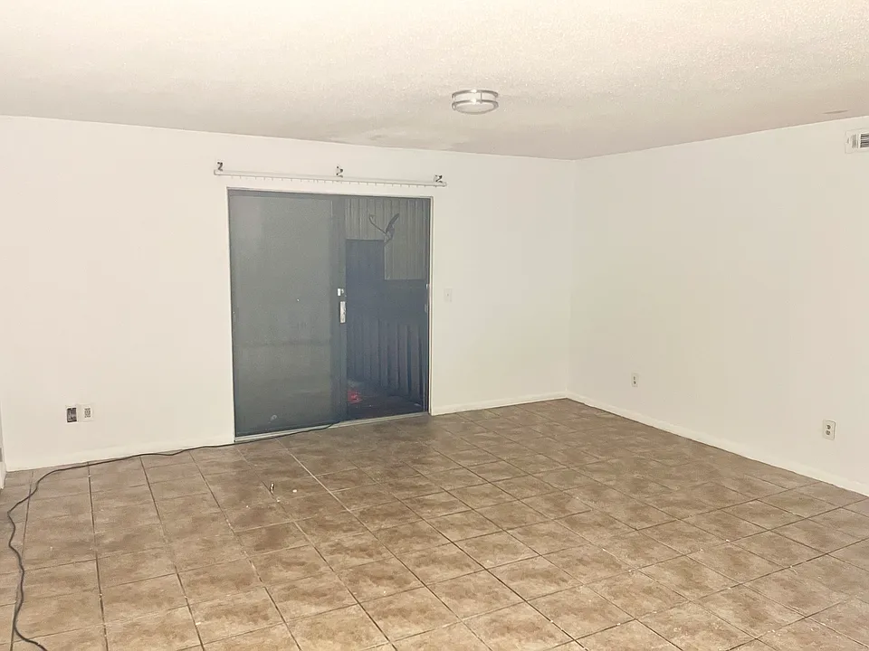 209-17 Apache Dr #D