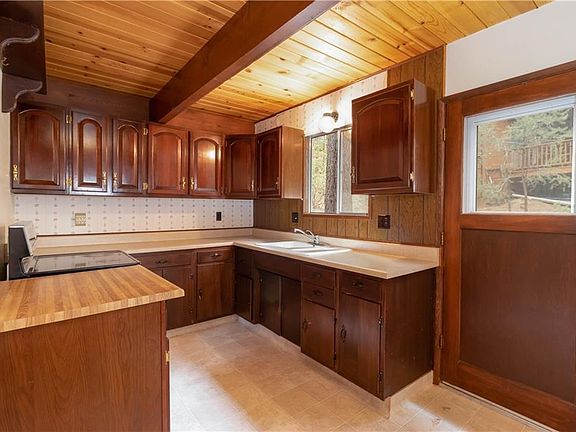 4th image of 2309 Crestwood Ct