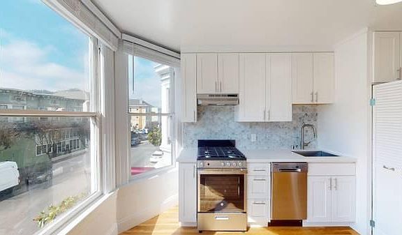 2nd image of 795 Ashbury St #797A