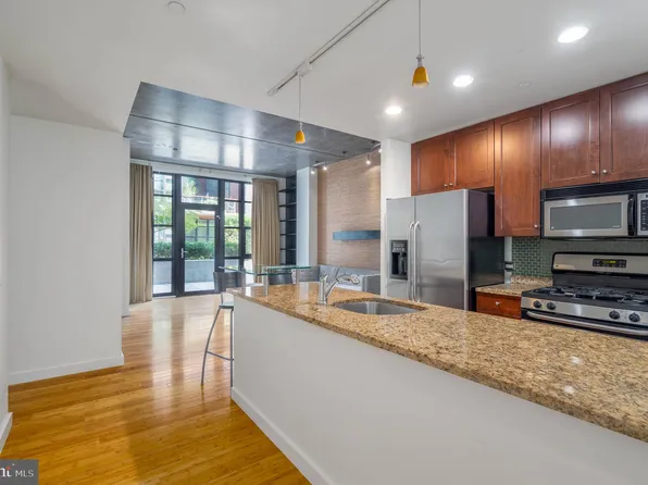 319 Vine St APT 108, Philadelphia, PA 19106