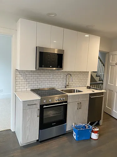 225 Newbury St #2R Photo 1