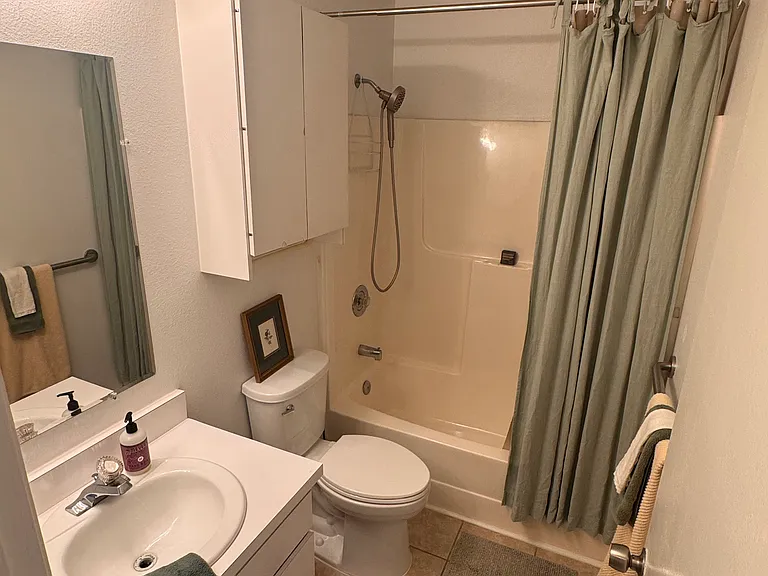 95th Dr E — Photo 2