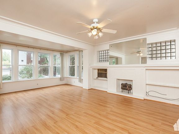 3rd image of 4914 N Rockwell St #1