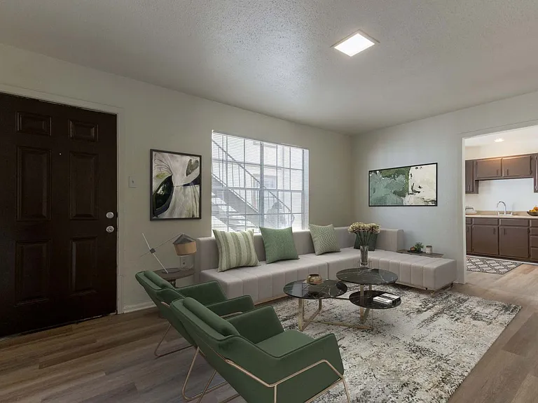 1701 N Avenue I — Photo 2