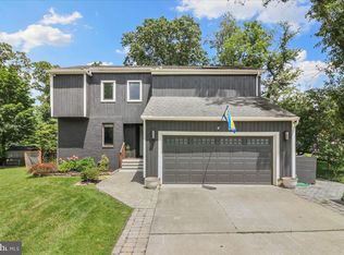 9 Golf View Dr, Voorhees, NJ 08043