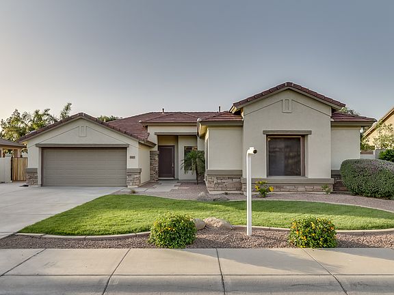 4th image of 4442 E Palmdale Ln